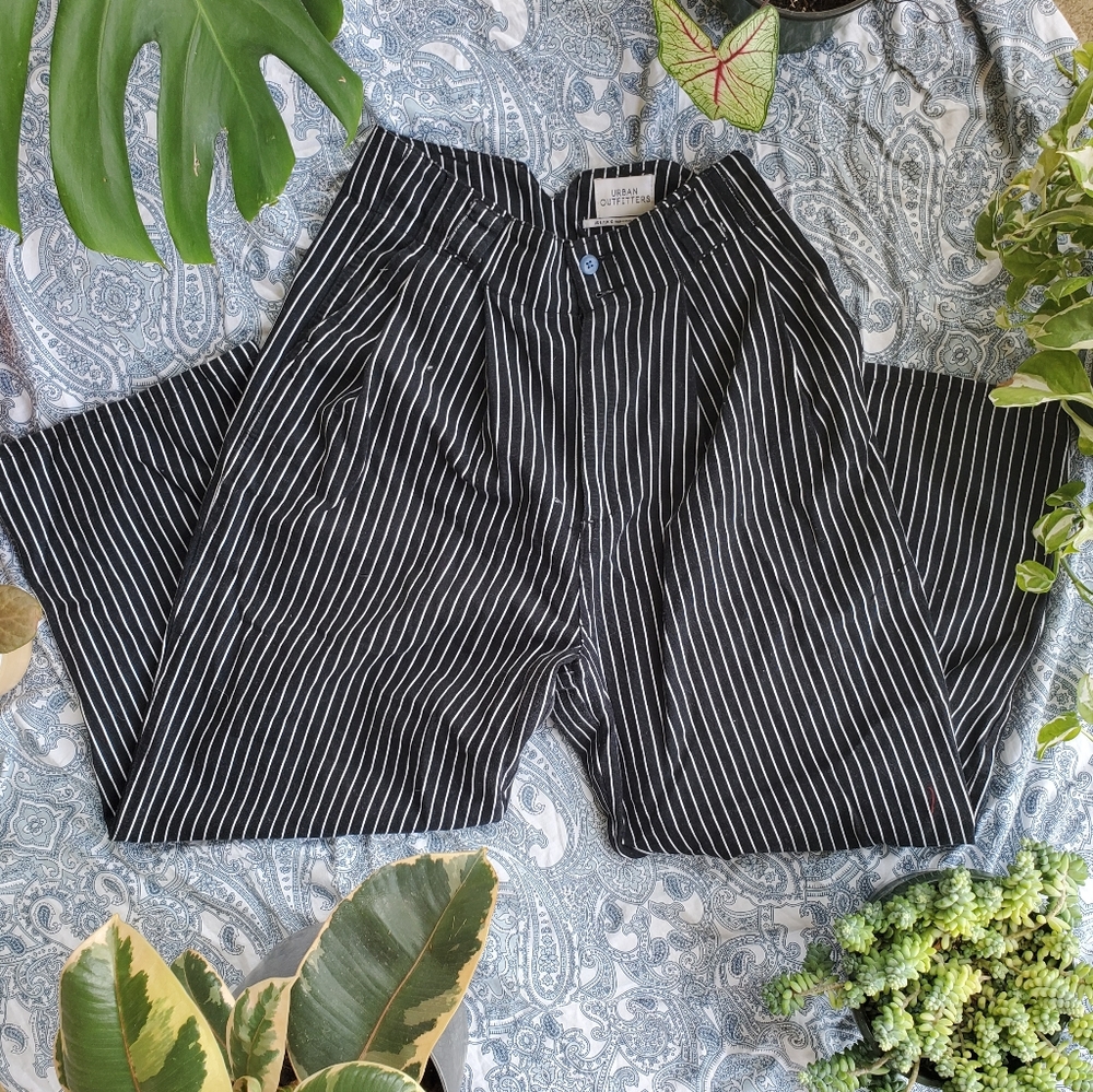Urban Outfitters 100% Cotton Wide Leg Pinstripe Pants Size 6
